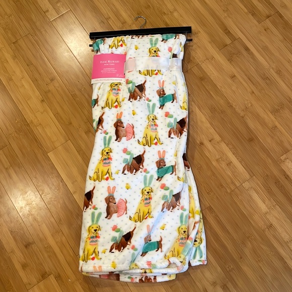 Isaac Mizrahi Other - Isaac Mizrahi Oversized Decorative Throw NWT